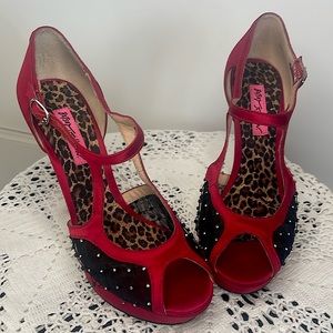 Betsey Johnson fancy red and black heel shoes